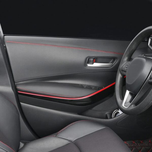 Banda decorativa pentru interiorul vehiculului, lungime 2m, din piele ecologica, culoare Neagra + cusatura Rosie - imagine 5